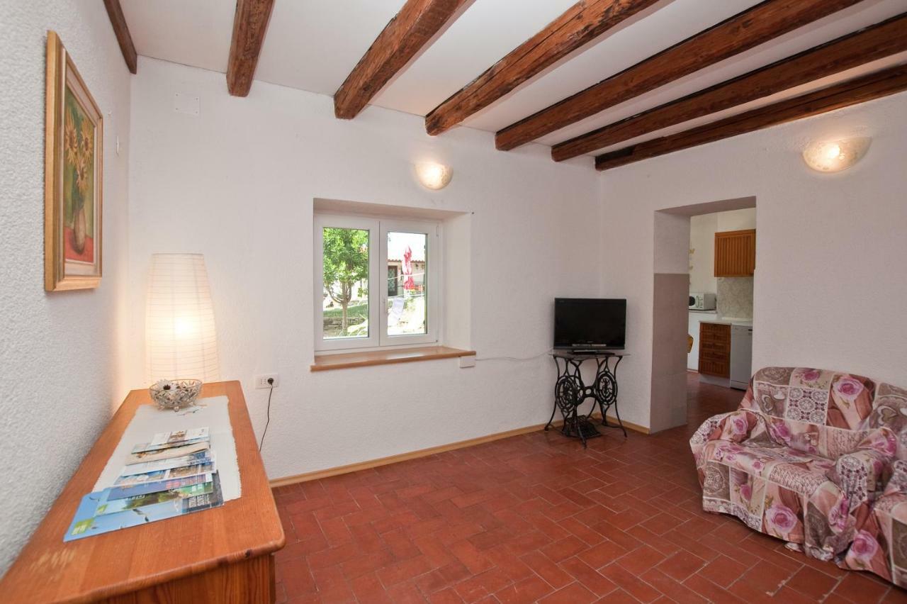 Гостевой дом Country House Gazon Smarje  Экстерьер фото